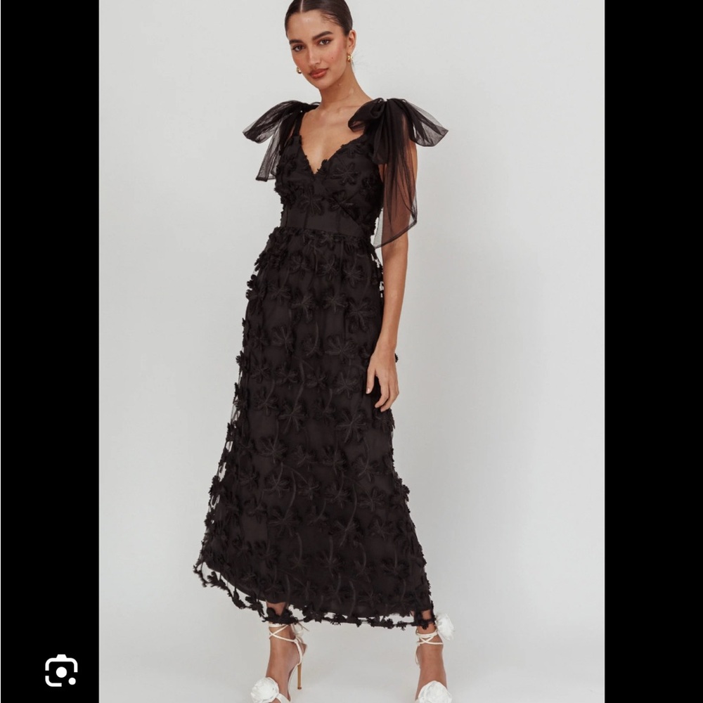 Selfie Leslie Mykonos Morning Tie Sleeve Maxi Dress